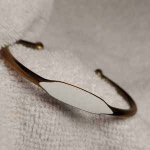 Bangle bracelet